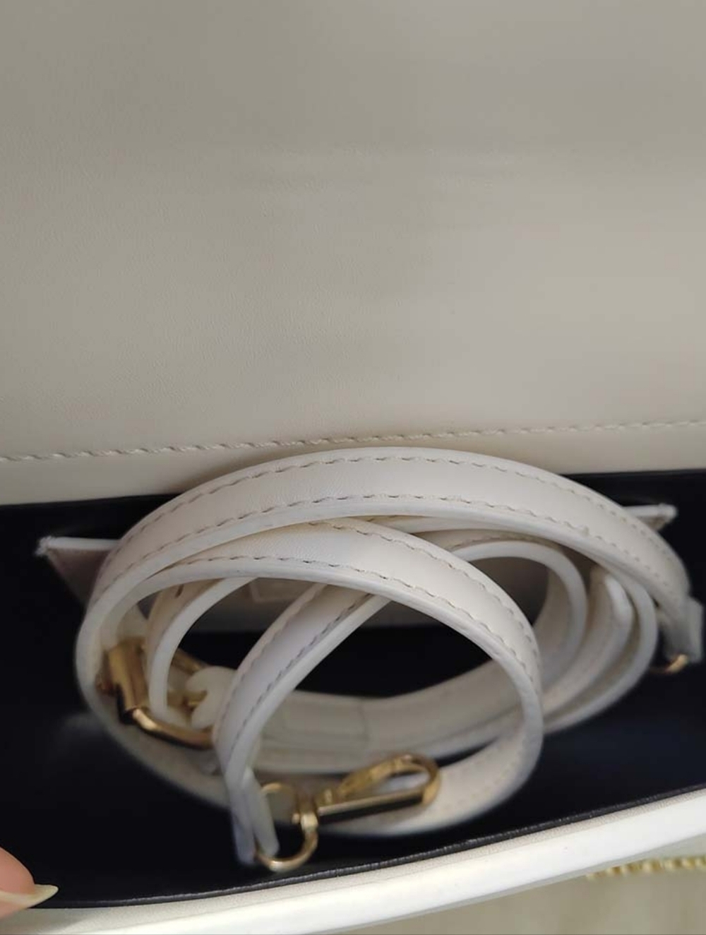 Jacquemus Le Bambino White Handbag Crossbody - Picture 5 of 9